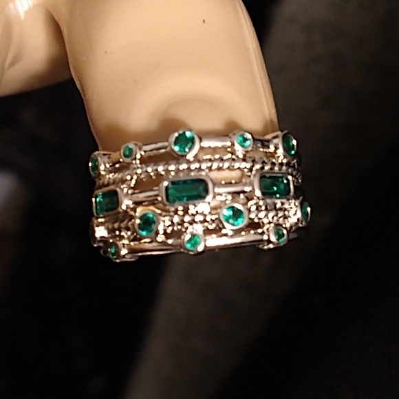 Green Crystal & Silver tone Stacked Ring 8 - Picture 2 of 6
